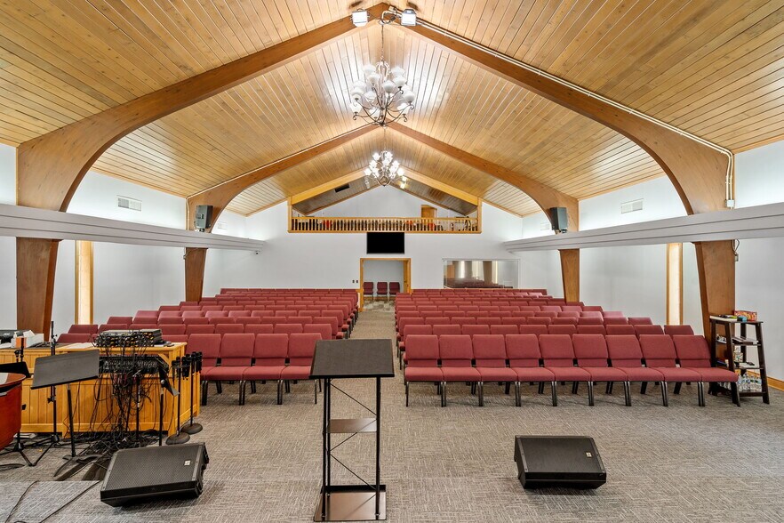 More Photos Of 6206 Lilac Dr N, Brooklyn Center Religious Facility For Sale