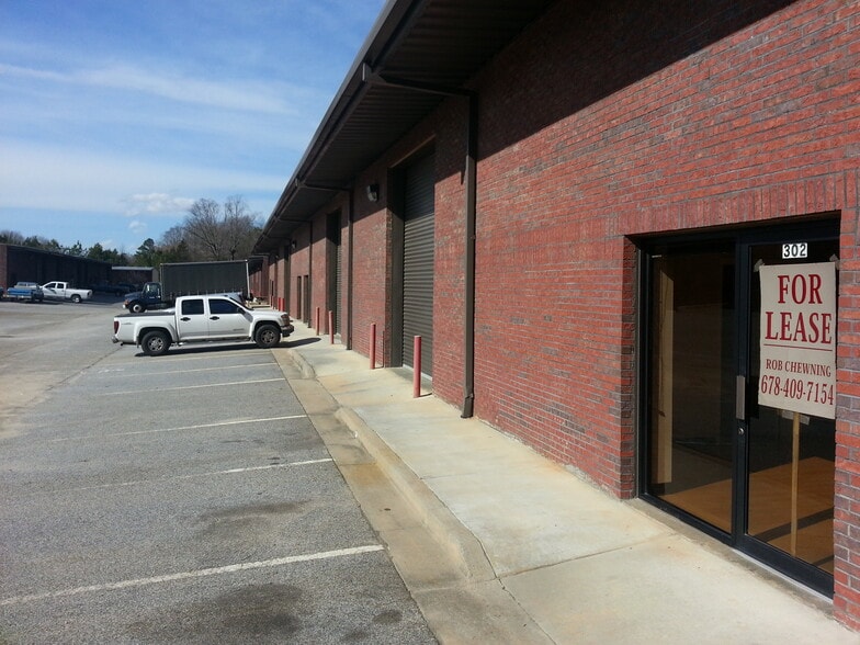 More Photos Of 737 Harry McCarty Rd, Bethlehem Warehouse For Lease