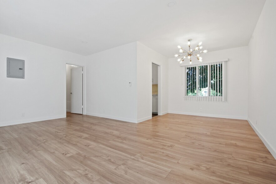 More Photos Of 1118 S Fairfax Ave, Los Angeles Apartments For Sale