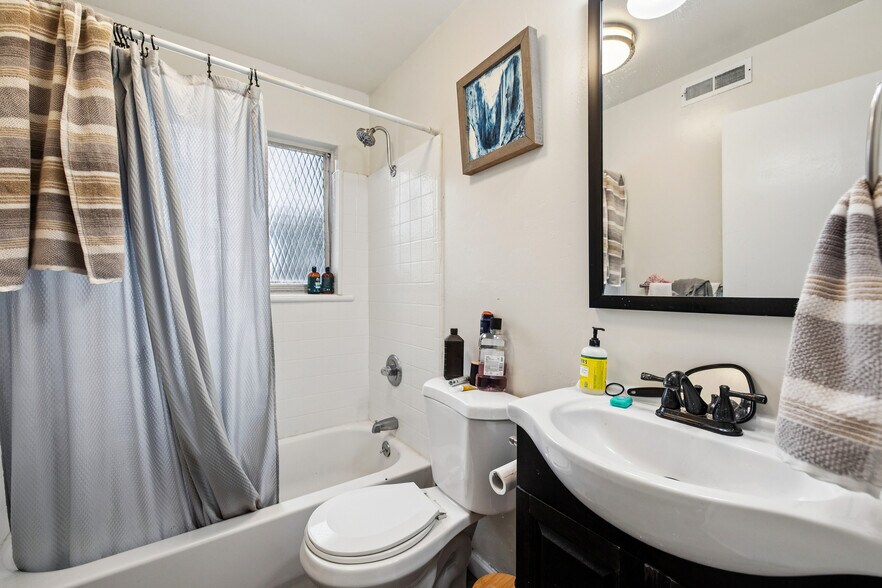 More Photos Of 125 Lorton Ave, Burlingame Apartments For Sale