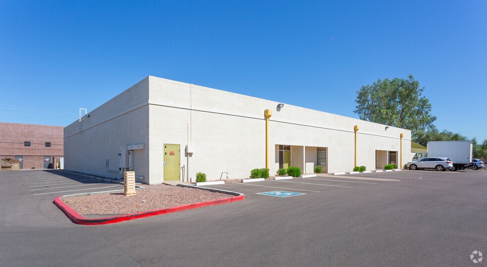 More Photos Of 410 S Perry Ln, Tempe Warehouse For Lease