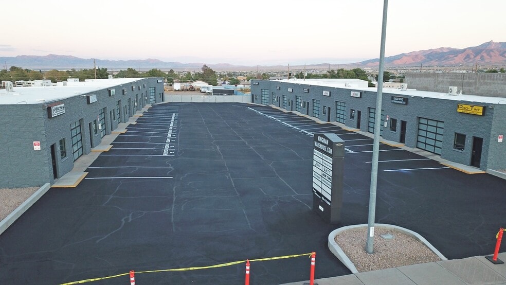 More Photos Of 4030 Stockton Hill Rd, Kingman Light Distribution For Lease