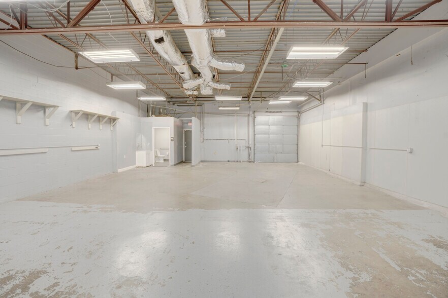 More Photos Of 1617-1629 N Central Expy, Plano Unknown For Lease