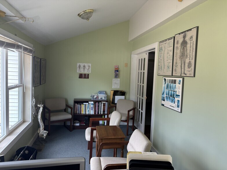 More Photos Of 589 Daniel Webster Hwy, Merrimack Office Residential For Sale
