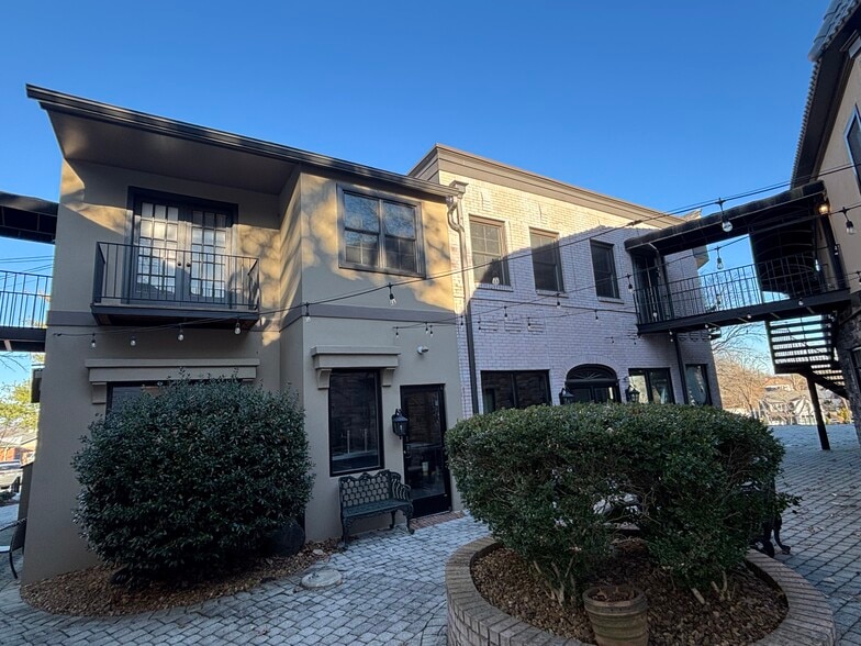 More Photos Of 1143 Columbia Ave, Franklin Office For Lease