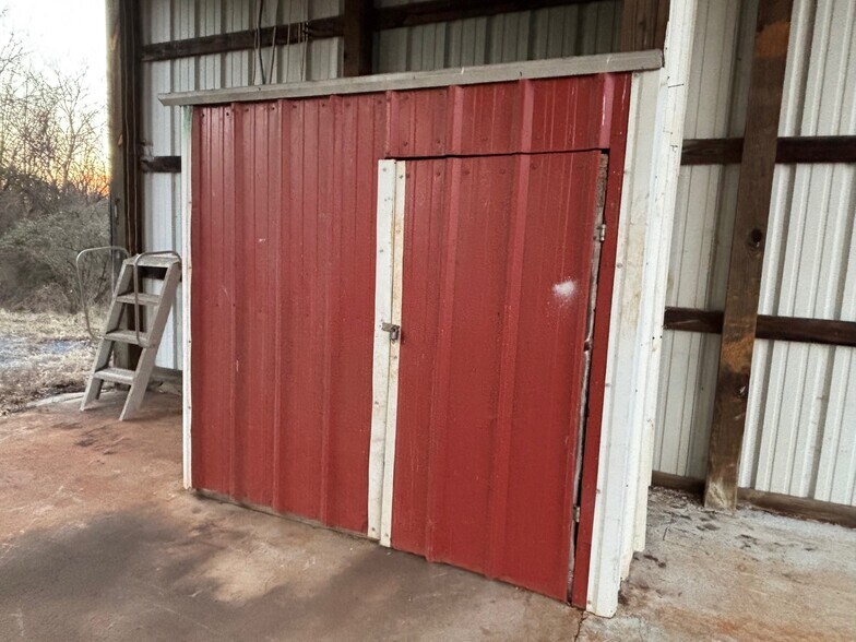 More Photos Of 2020 Chambersburg Rd, Gettysburg Warehouse For Lease