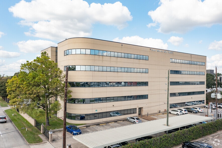 More Photos Of 17070 Red Oak Dr, Houston Medical For Sale