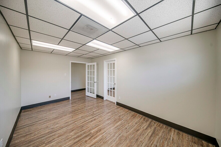 More Photos Of 1410 Rankin Hwy, Midland Office For Sale
