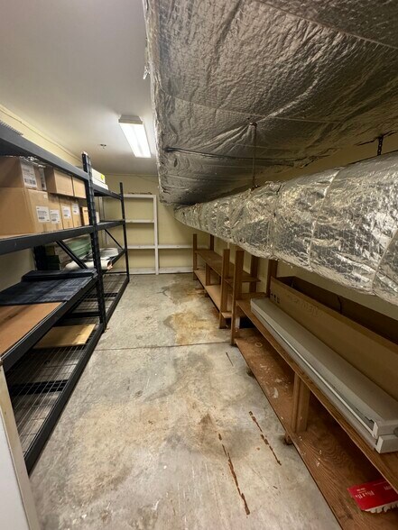 More Photos Of 725 Gibralter St, Norfolk Flex For Sale