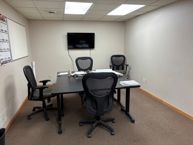More Photos Of 9650 NE 152nd Ave, Forest Lake Light Distribution For Lease