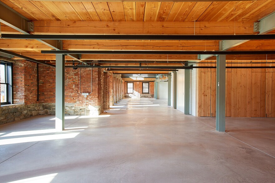 More Photos Of 111 Water St, Catskill Loft Creative Space For Lease
