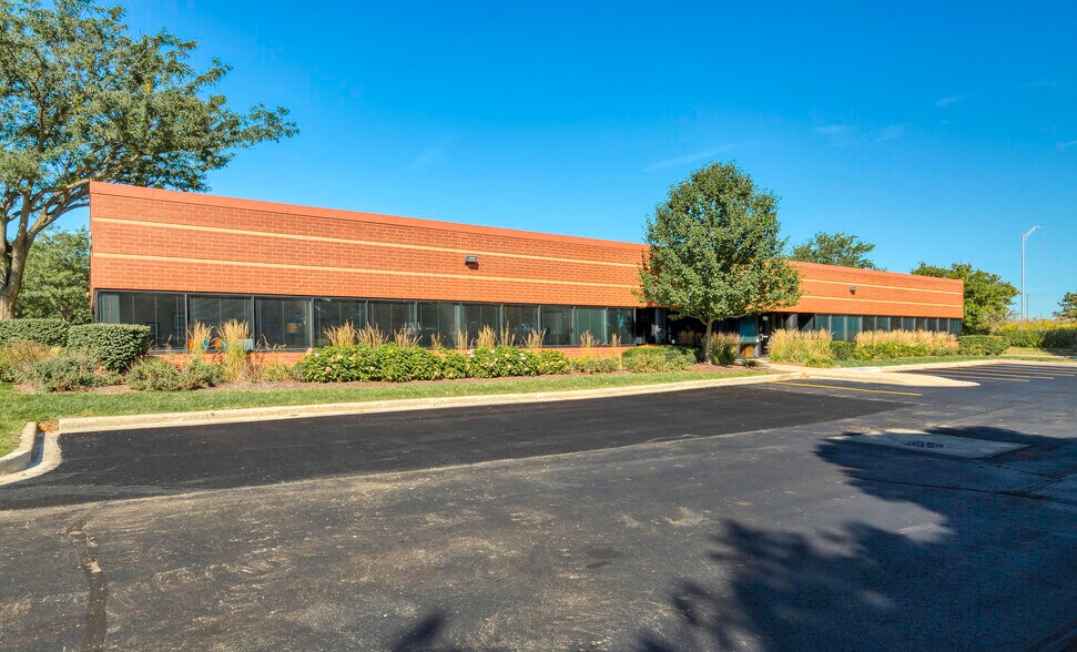 More Photos Of 1811 Centre Point Cir, Naperville Flex For Lease
