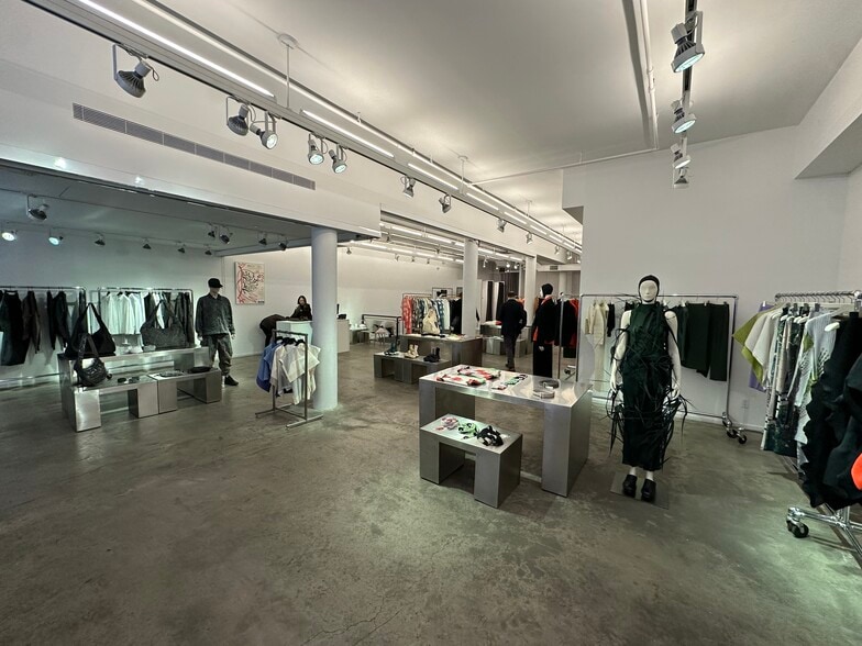 More Photos Of 31-33 N Moore St, New York Apartments For Lease