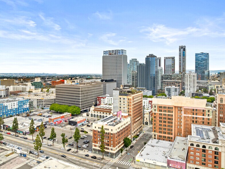 More Photos Of 110 W 11th St, Los Angeles Loft Creative Space For Sale
