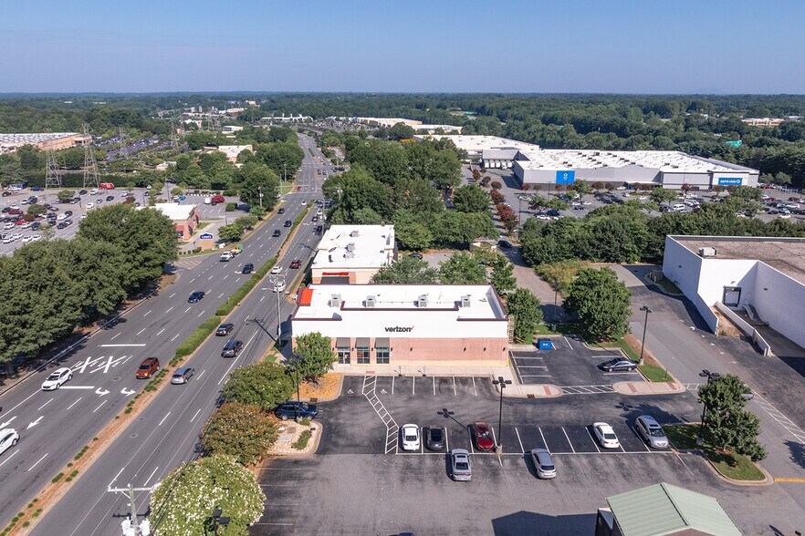 More Photos Of 1990 S Stratford Rd, Winston-Salem Freestanding For Sale