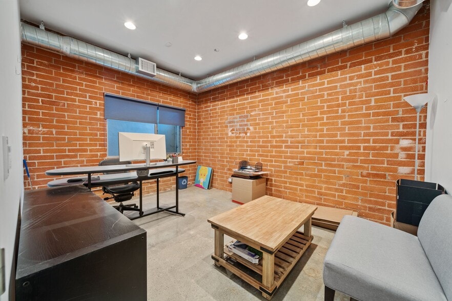 More Photos Of 11333 Iowa Ave, Los Angeles Loft Creative Space For Sale