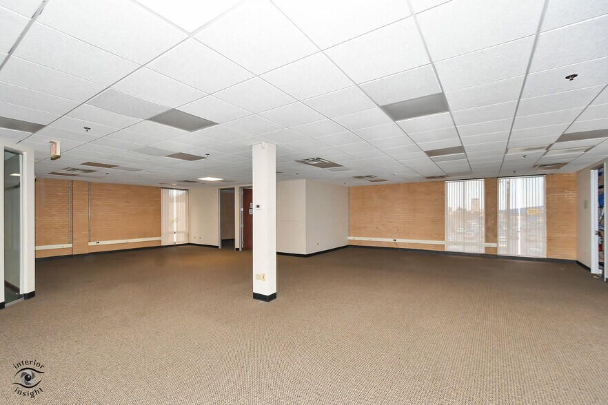 More Photos Of 17926 S Halsted St, Homewood Office For Sale