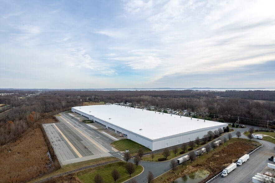 More Photos Of 500 Old Post Rd, Aberdeen Distribution For Lease