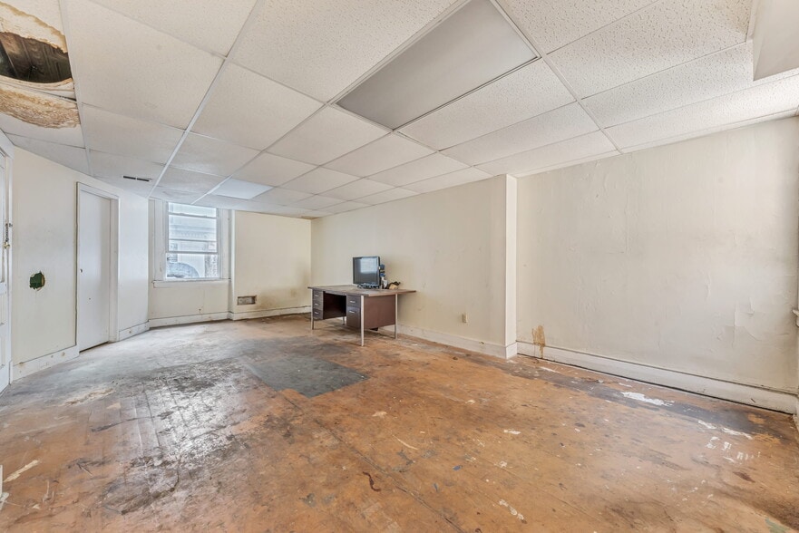 More Photos Of 628 Smithfield St, Pittsburgh Restaurant For Sale