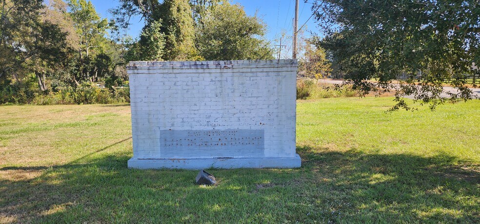 More Photos Of 37044 Perkins Rd, Prairieville Land For Lease