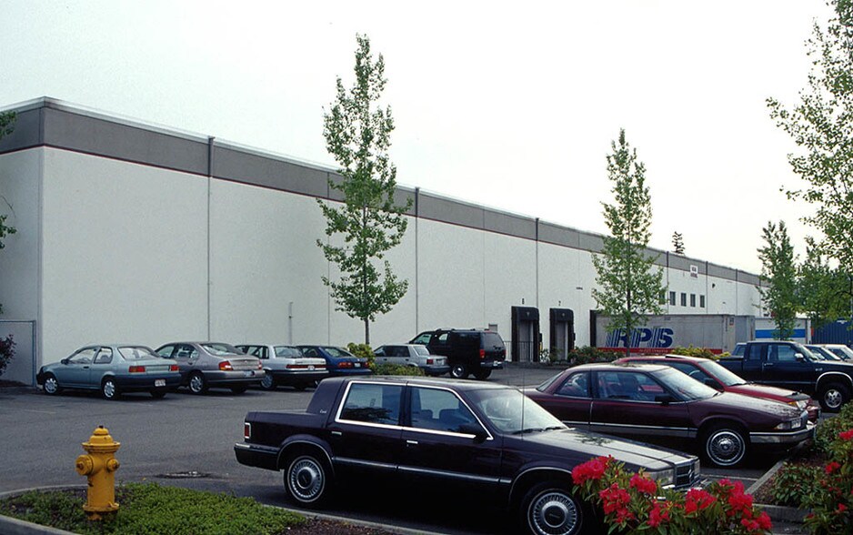 More Photos Of 10411 Airport Rd, Everett Warehouse For Lease