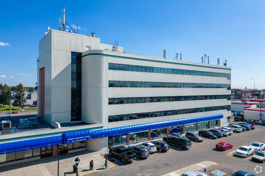 More Photos Of 2675 36th St NE, Calgary Medical For Lease