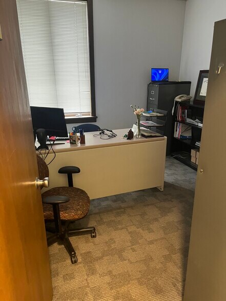 More Photos Of 52 Colchester Ave, Burlington Medical For Lease