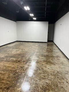 More Photos Of 2005 N Beltline Blvd, Columbia Storefront For Lease