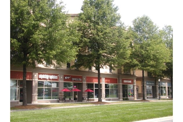 More Photos Of 17115 Kenton Dr, Cornelius Storefront Retail Office For Lease