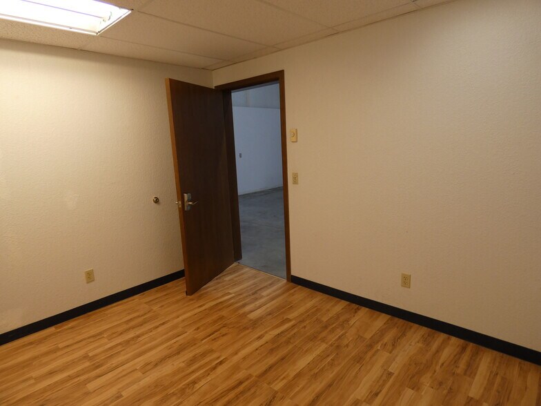 More Photos Of 281 W Business Park Loop, Shelton Warehouse For Lease