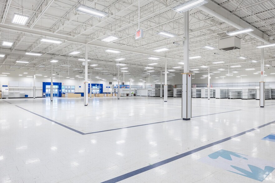 More Photos Of 3742 Innes Rd, Ottawa Unknown For Lease