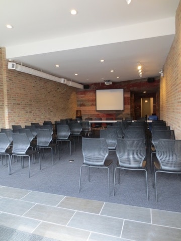 More Photos Of 1434 W Montrose Ave, Chicago Storefront For Lease