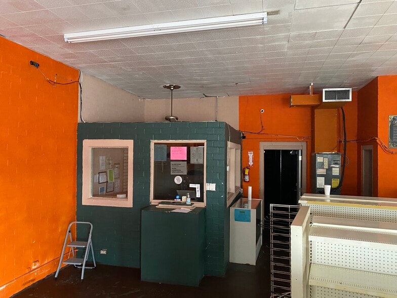 More Photos Of 722 Martin Luther King Jr Blvd, Macon-Bibb Auto Repair For Lease