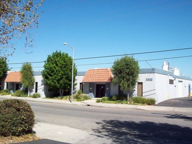 More Photos Of 9510-9520 Owensmouth Ave, Chatsworth Warehouse For Lease
