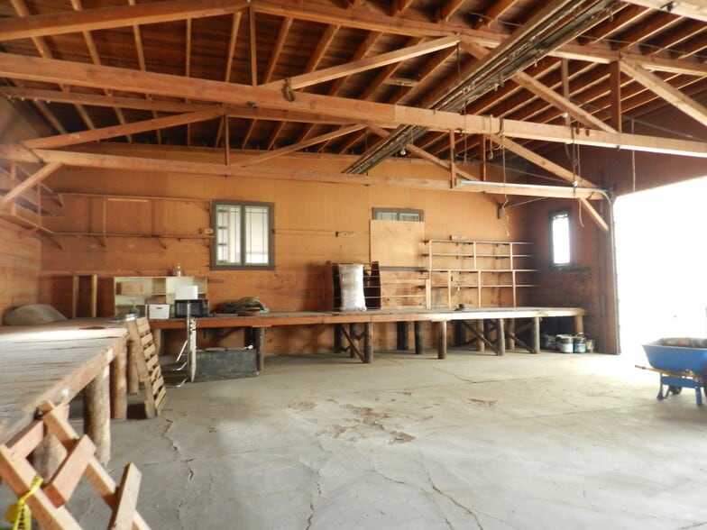More Photos Of 104 Challis St, Salmon Warehouse For Sale