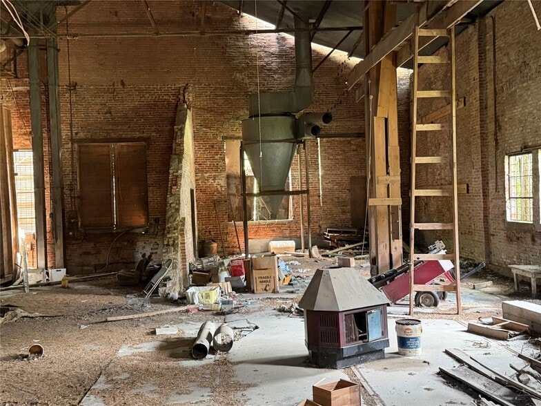 More Photos Of 3804 Dalton St, Greenville Warehouse For Sale