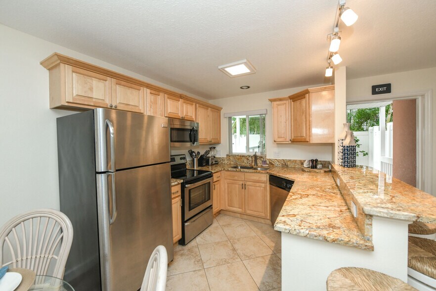 More Photos Of 308 Canal Rd, Siesta Key Apartments For Sale