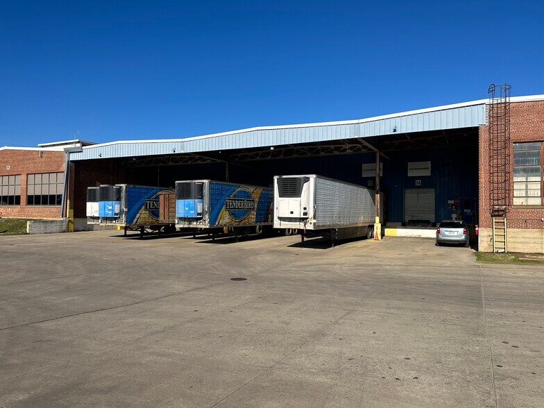 More Photos Of 4601 Newlon Rd, Fort Smith Distribution For Lease