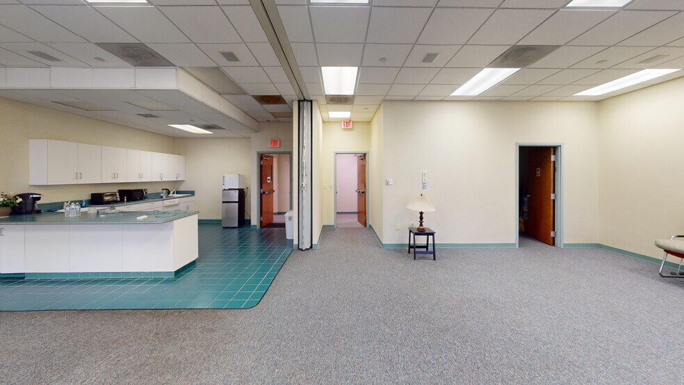 More Photos Of 47 Commerce Dr, Cranbury Light Distribution For Sale