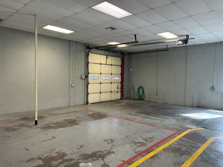 More Photos Of 5313 E Apache St, Tulsa Warehouse For Lease