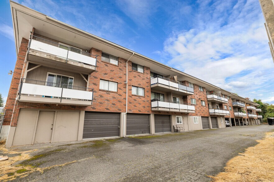 More Photos Of 2517 Howard Ave, Everett Apartments For Sale