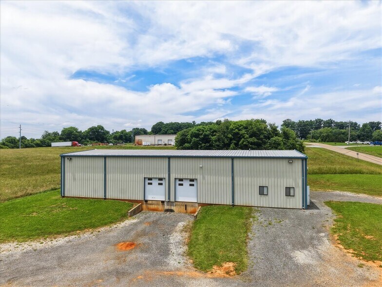 Primary Photo Of 965 Epco Dr, Dandridge Industrial For Lease