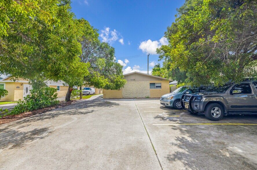 Primary Photo Of 920 S K St, Lake Worth Apartments For Sale