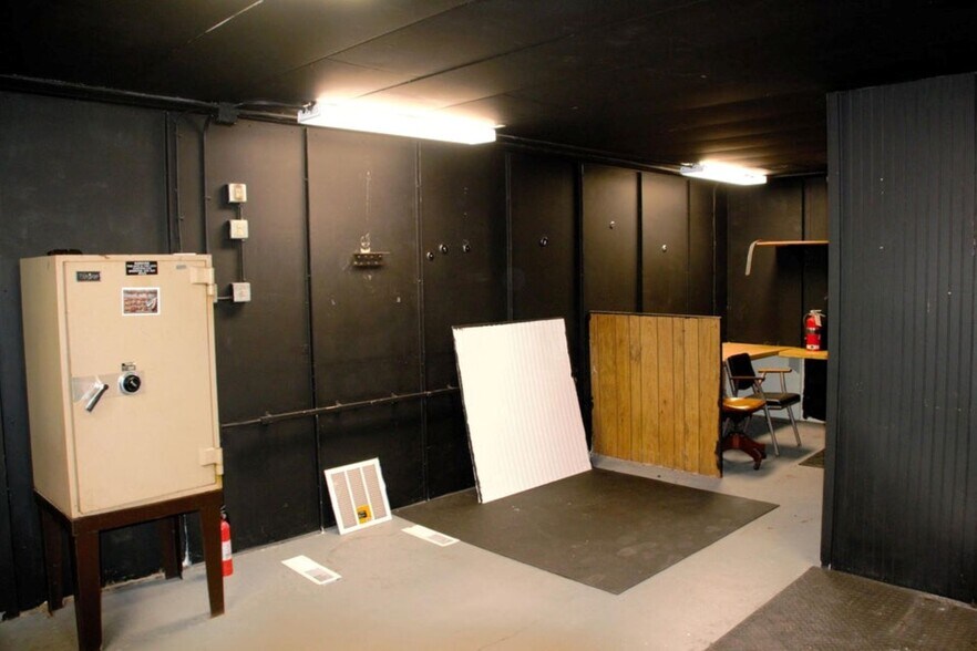 More Photos Of 1028 State St, Racine Storefront Retail Residential For Sale