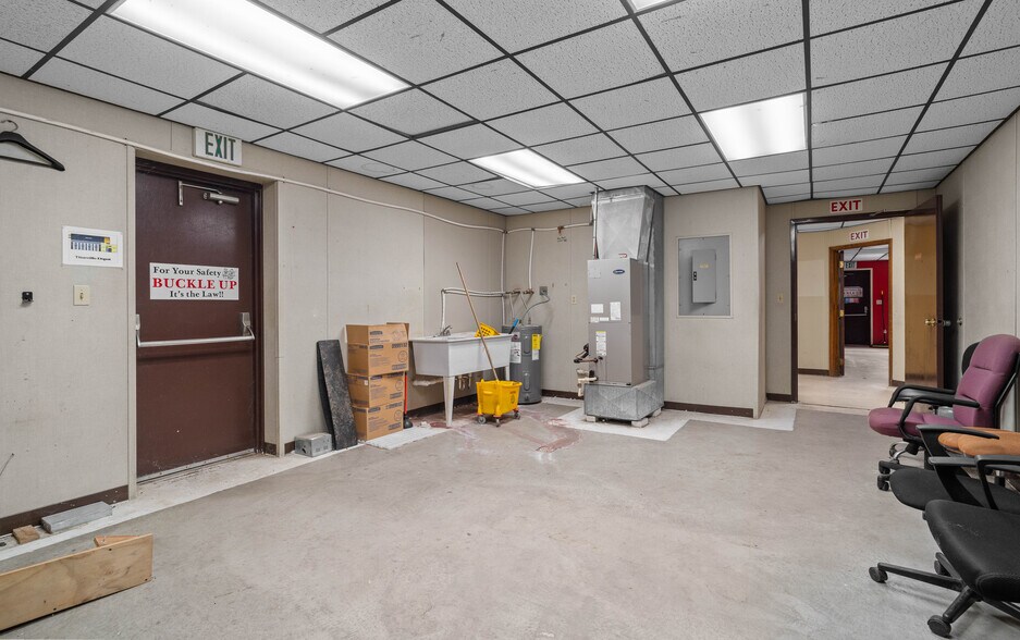 More Photos Of 139 McKinney Rd, Titusville Warehouse For Sale