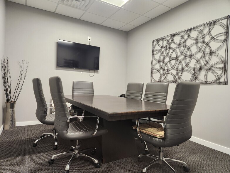 More Photos Of 8600 Executive Woods Dr, Lincoln Office Residential For Lease