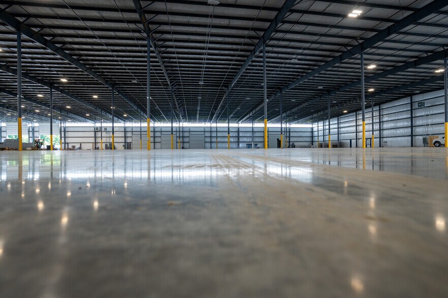 More Photos Of 4148 Highway 144, Owensboro Distribution For Lease