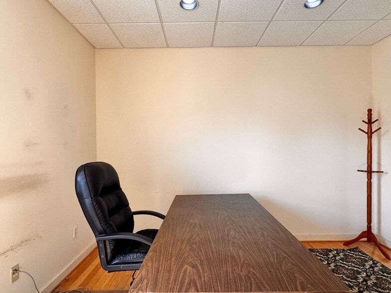 More Photos Of 684 Berkmar Cir, Charlottesville Office For Lease