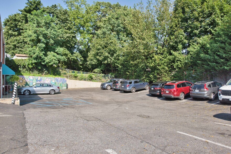 More Photos Of 121 Pulaski Rd, Kings Park Office For Sale