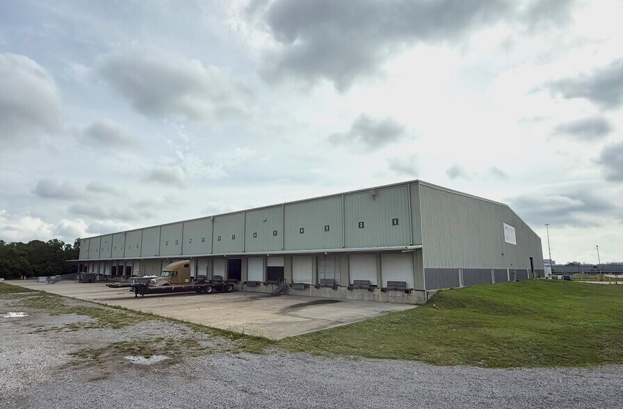 Primary Photo Of 1000 Le Blanc Rd, Port Allen Distribution For Lease